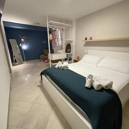 A Due Passi Dal Centro Living *